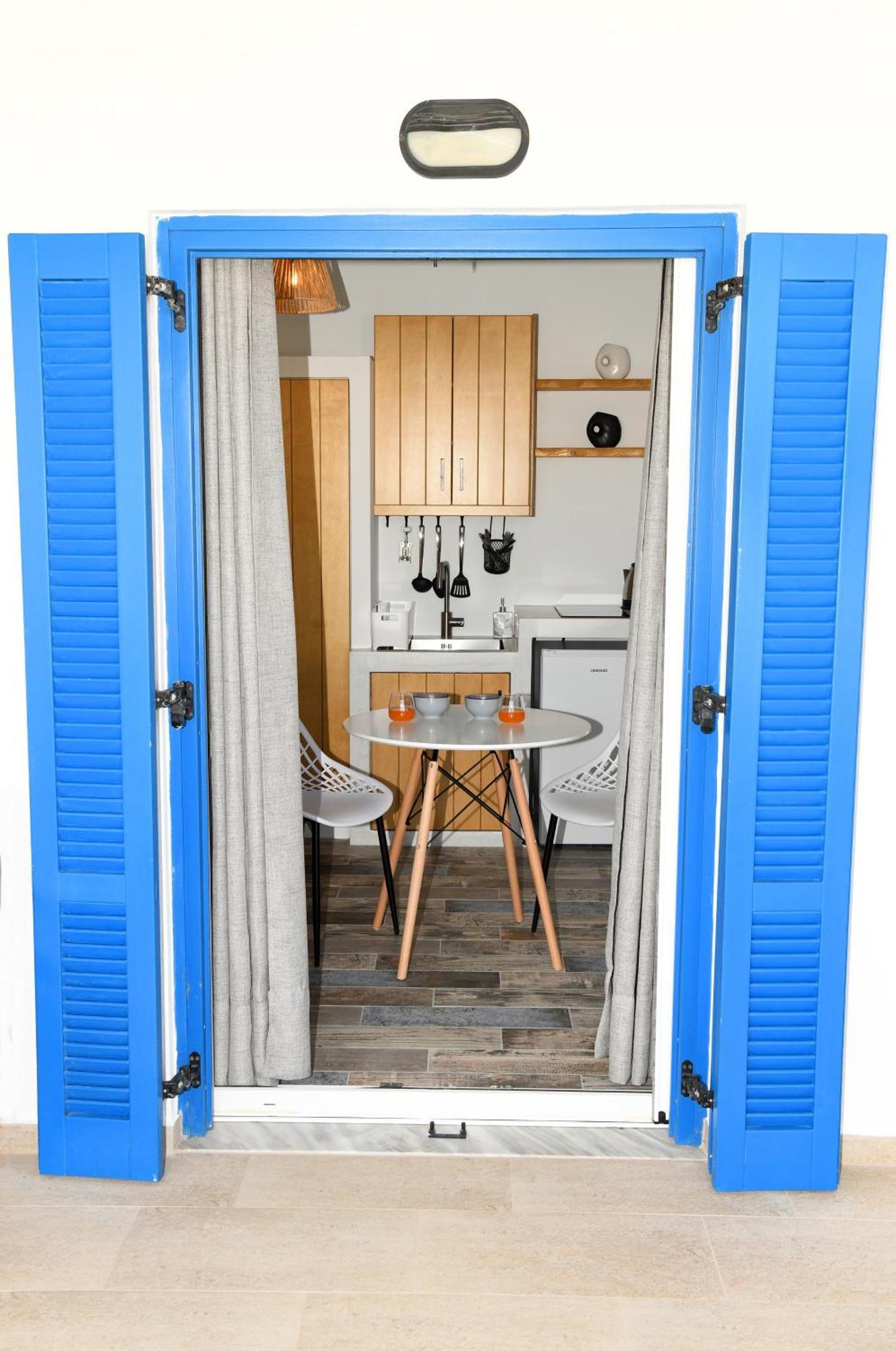 Petite Studios Batsi Μπατσί Εξωτερικό φωτογραφία